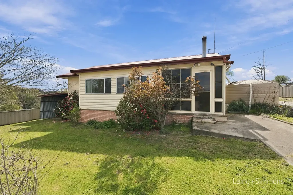 Uralla 7 Bedroom Two Homes, Expansive Acreage & Endless Potential