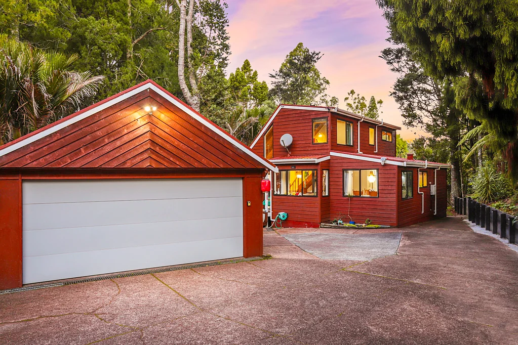 84A Woodlands Park Road, Titirangi, Waitakere City, Auckland
