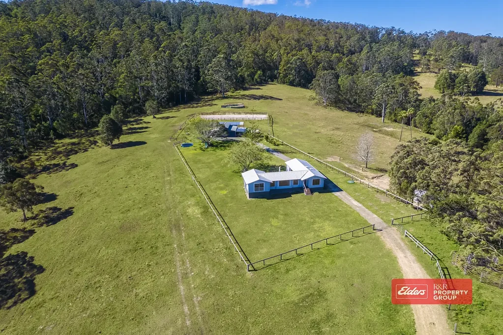 Wootton  118-Acre Lifestyle Property with Off-Grid House & Weekender