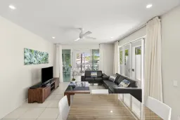 8/201 Lake Street, Cairns North