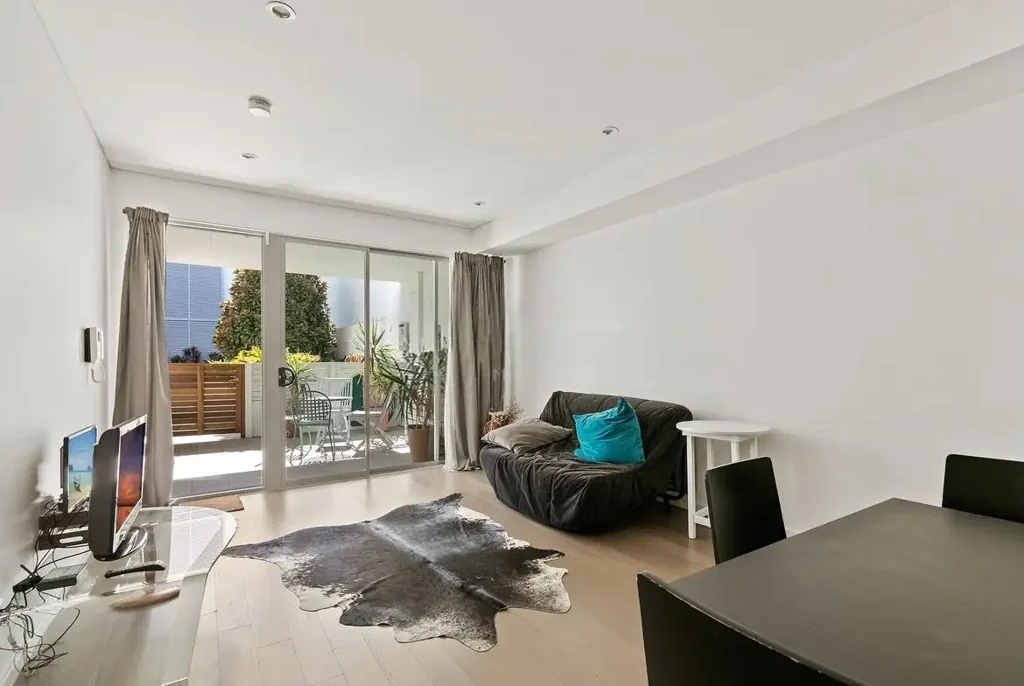 Modern One Bedroom Apartment in the Heart of Alexandria