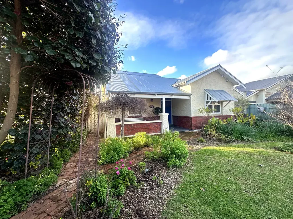 Sefton Park 5房  Exceptional Family Residence. Just 4km from the Adelaide CBD