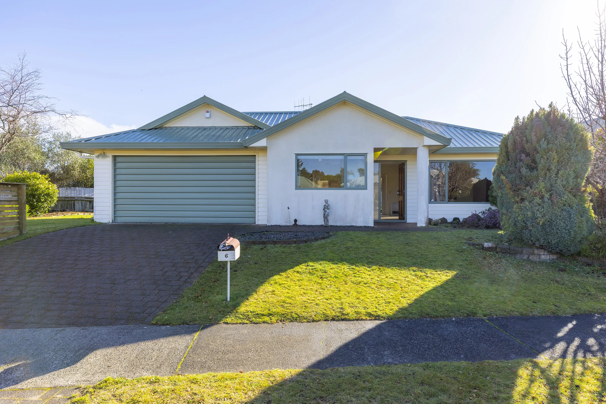 Hilltop 3 Bedroom Investment opportunity with potential