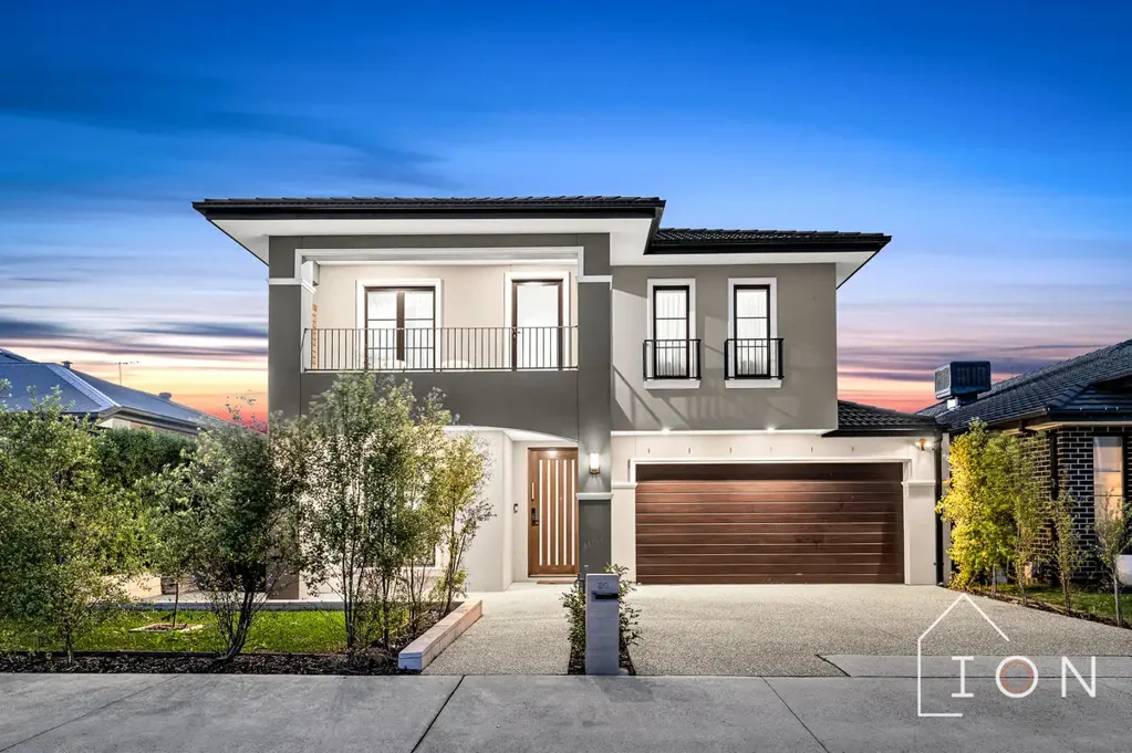 Cranbourne South 6房 六间卧室。多个起居区。一处非凡住宅。 Six Bedrooms. Multiple Living Zones. One Exceptional Home.