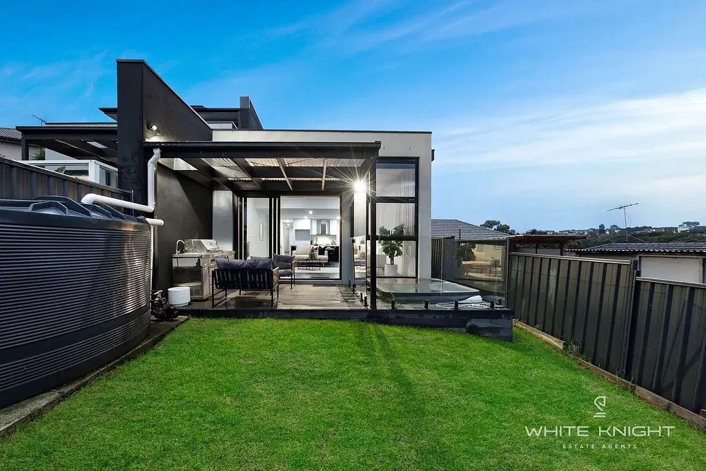 Avondale Heights 4Moenga RESERVE FACING TRENDY HOME WITH 2 MASTER BEDROOMS & DOUBLE GARAGE!