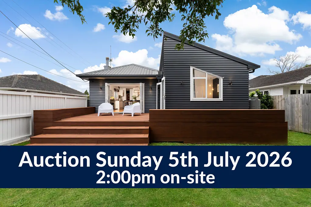 Te Atatu Peninsula 3ห้องนอน Live here - Buy One or Buy All