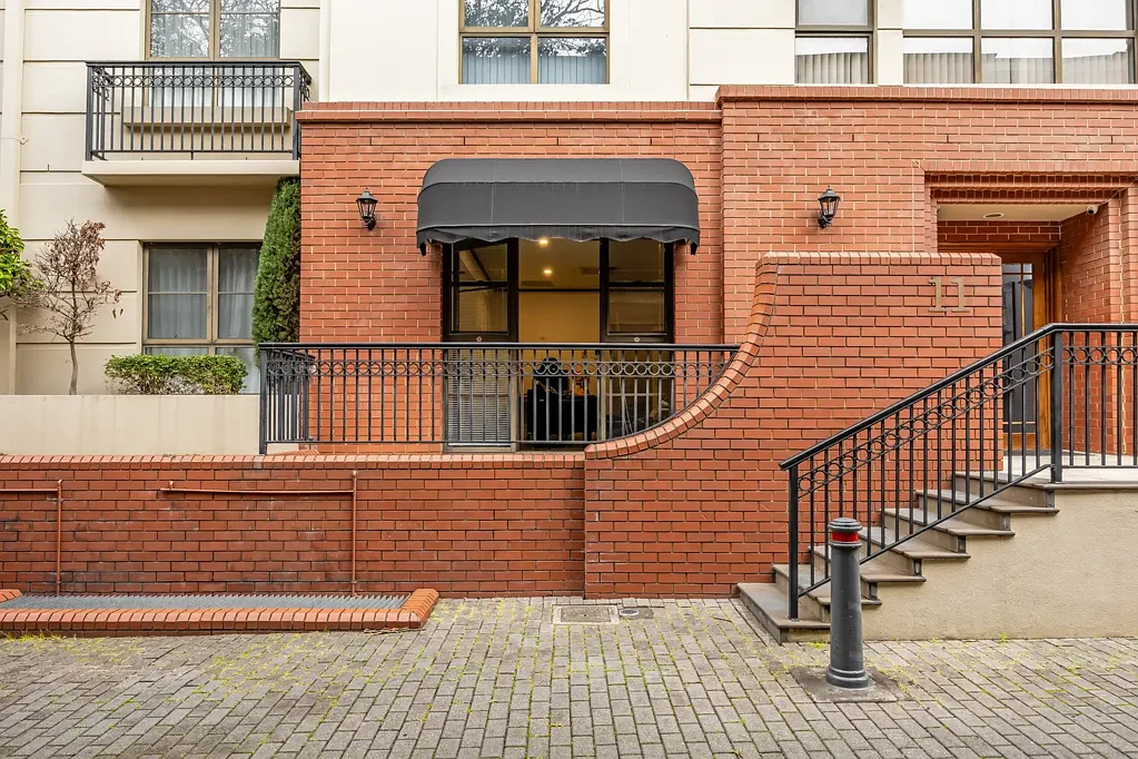 Adelaide 1બેડરૂમ Superbly positioned apartment in the much sought after East End of Adelaide.