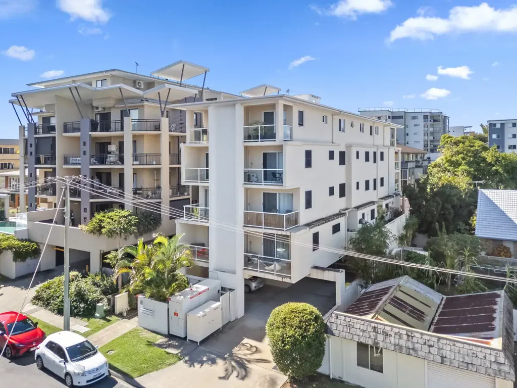 Large Secure Unit In the Heart of Nundah