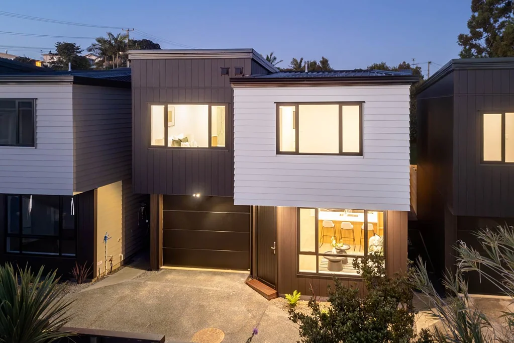 24E Roberts Road, Glenfield, North Shore City, Auckland