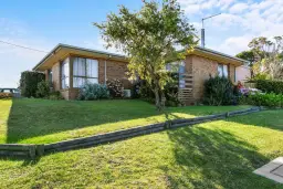 25 Periwinkle Drive, Lakes Entrance