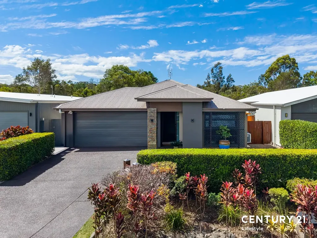 Caloundra West 4房  Private, Stylish & Packed with Features - Backing Onto Bush Reserve