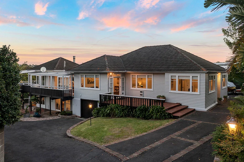 5 Bedroom Home in Kohimarama
