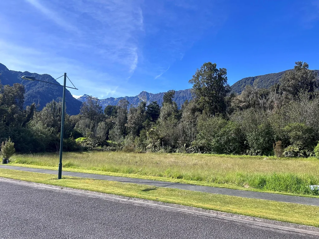 Fox Glacier Commercial Development Opportunity