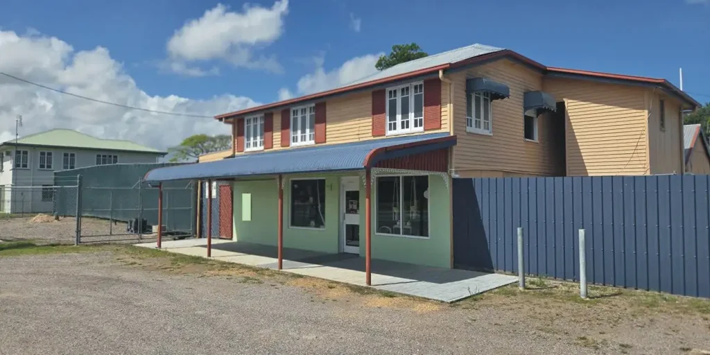Ingham 2房  HIGHSET HOME ON 1,622 SQUARE METRE DOUBLE BLOCK!