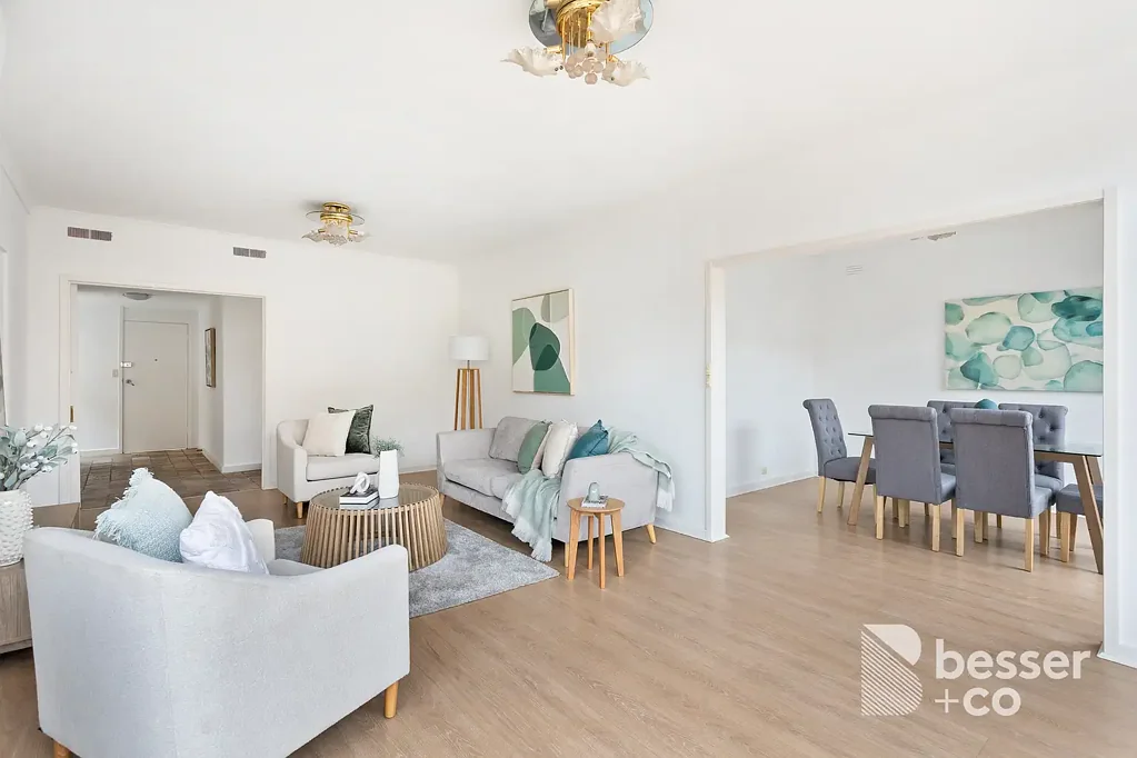 Caulfield North 3Kwarto Family Sized Living with a Ground Floor Groove