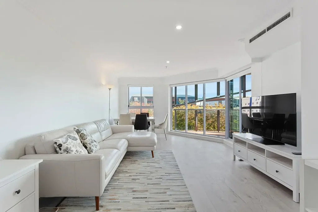 Spacious Practical CBD Living with Views