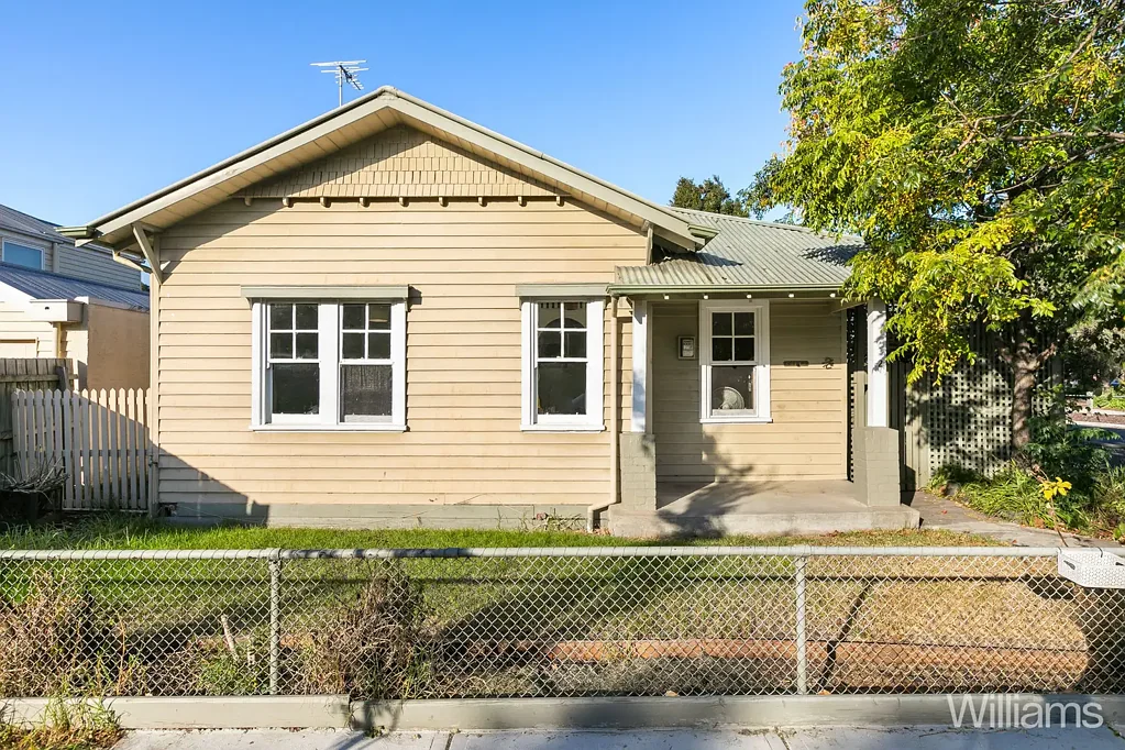 2 Effingham Road, Newport, VIC 3015