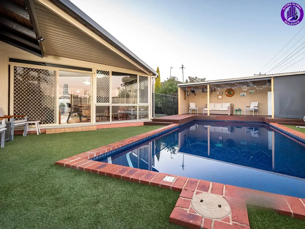 Shepparton 6房  Family Entertainer with Pool, Side Access & 850sqm in One of North Shepparton's Most Desirable Locations