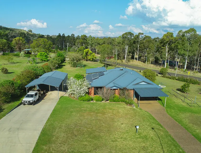 2 Calcutt Road, Gowrie Junction, QLD 4352, 5 slaapkamers, 2 badkamers, House
