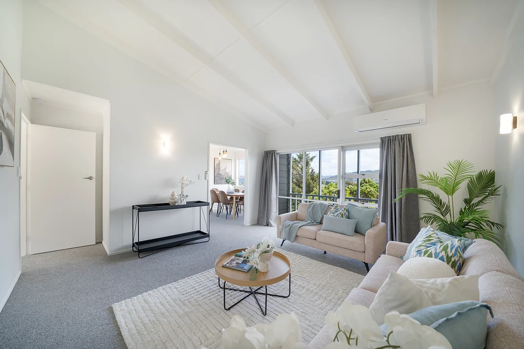Newlands 3Moenga RENOVATED, ELEVATED & MOVE-IN READY