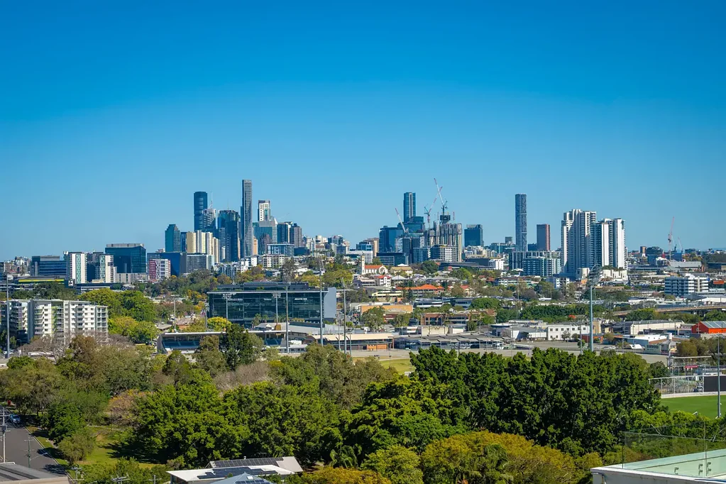 Ascot 3 Bedroom Elevated Ascot Hideaway with Breathtaking City, River and Mountain Views