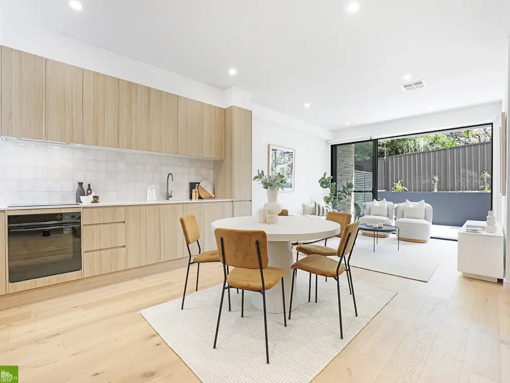 Prestigious Townhouse!