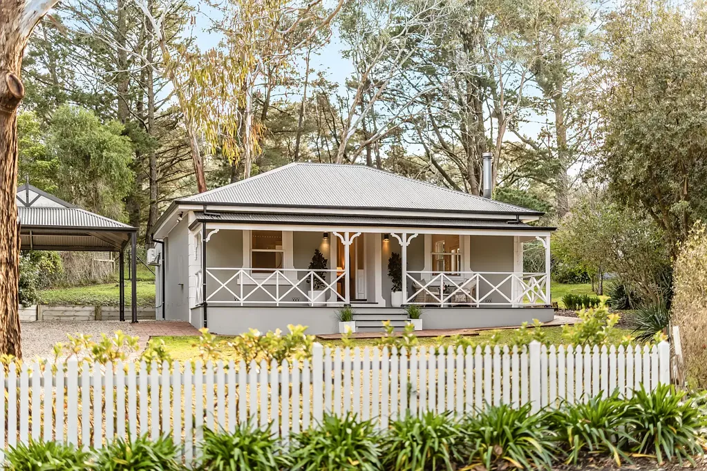Stirling 3 Slaapkamer Timeless Cottage Charm with a Story to Tell.