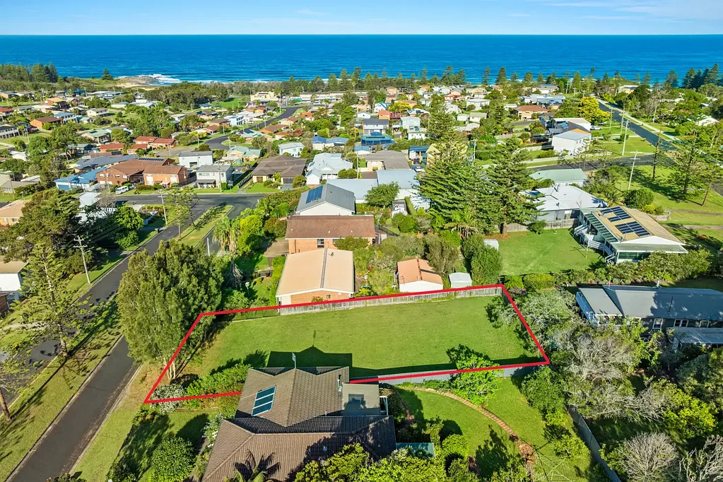 15 Norfolk Boulevard, Tuross Head, NSW 2537