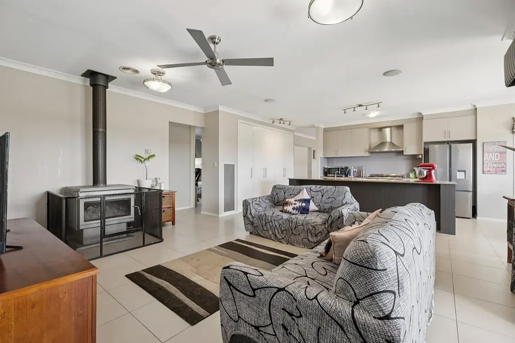 Yass 6房  Space, Comfort and Country Living — Just Minutes from Yass