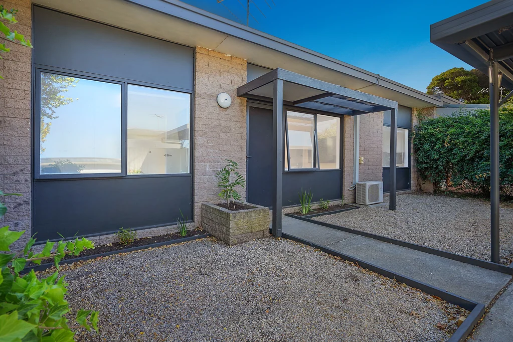 2/3 Matlock Street, Herne Hill, VIC 3218