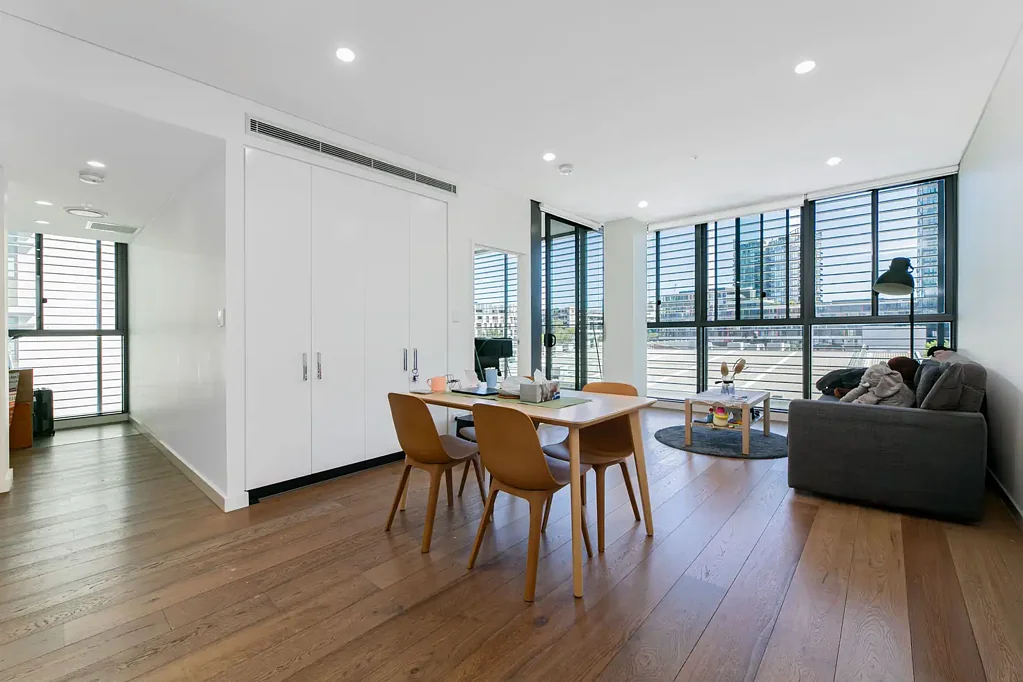 Waterloo 2 Bedroom Contemporary 2 Bedroom + Study in the Heart of Waterloo