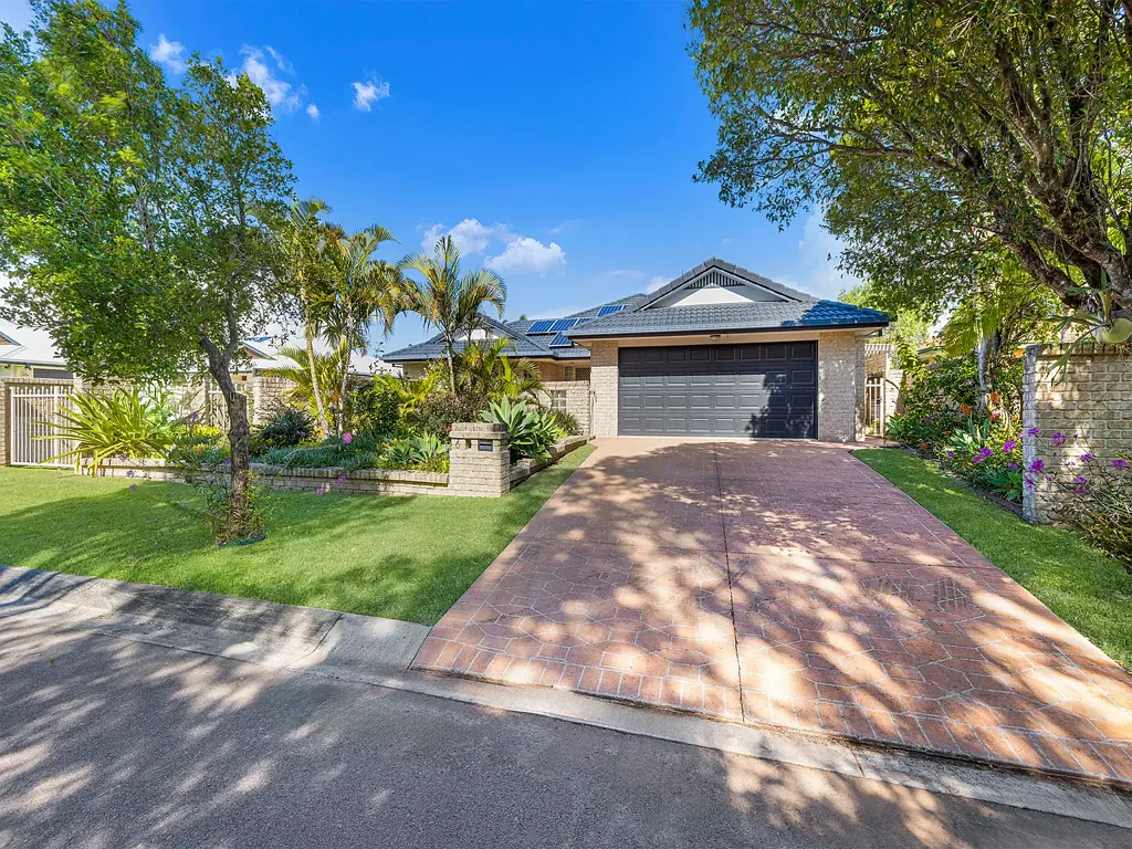 Pelican Waters 4 Bedroom Peaceful, Private & Perfectly Positioned in Pelican Waters