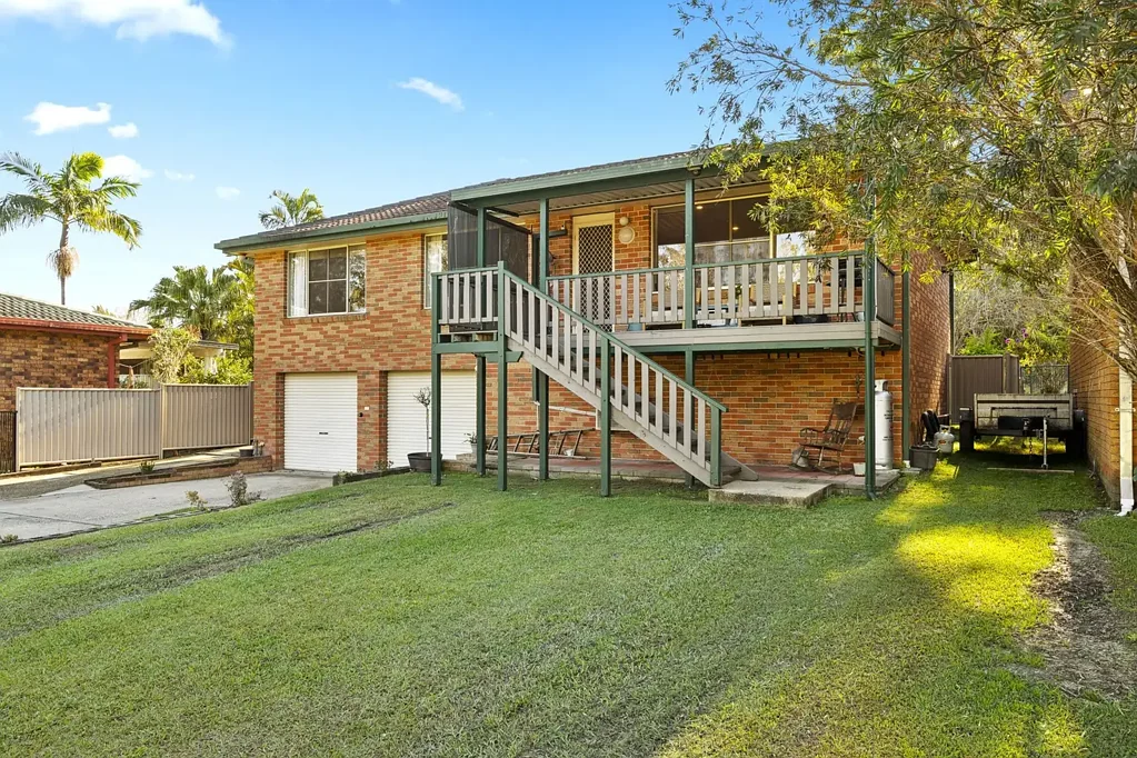 Urunga 3部屋 Solid Family Home Boasting Enormous Potential