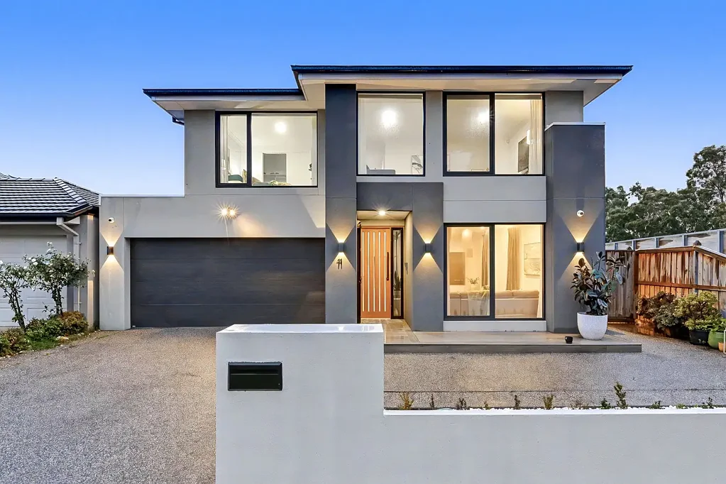 Keysborough 5房 宽敞尺寸奢居 高端全屋配置 朝北落地窗 多功能书房 邻近名校群 便捷生活配套 能源高效系统 双车库庭院 The Brief: Contemporary Luxury Crafted for Exceptional Family Living and Prime Convenience