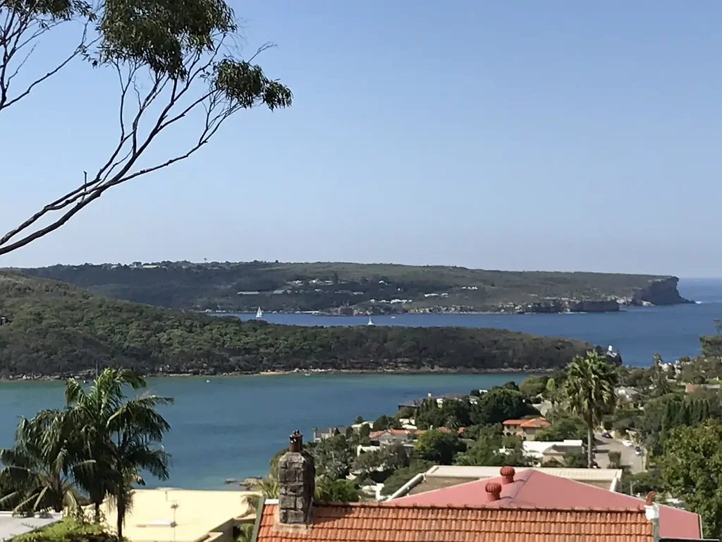 Recently Renovated Apartment With Water Views And Walk To Balmoral Beach