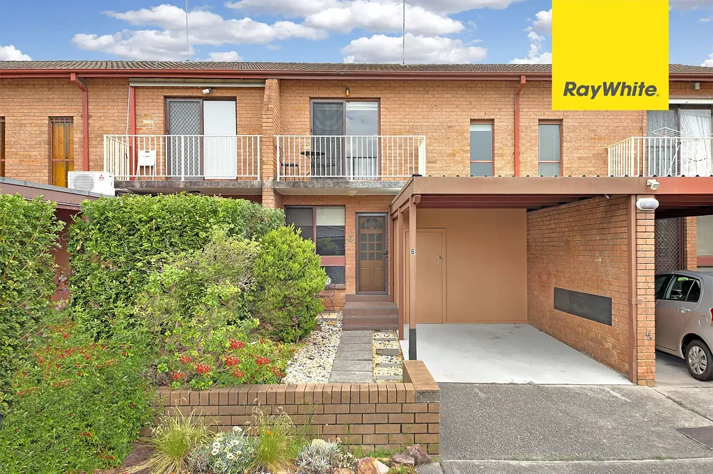 WELL PRESENTED TWO BEDROOM TOWNHOUSE IN EXCELLENT LOCATION