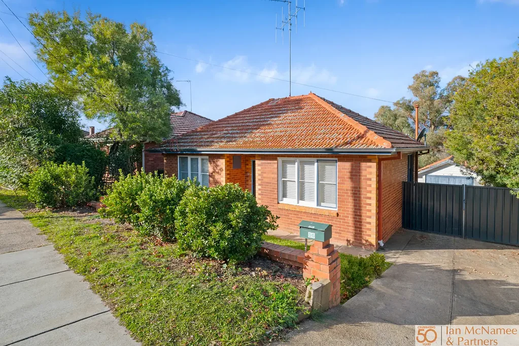 Neat & Tidy Home in a Convenient Location