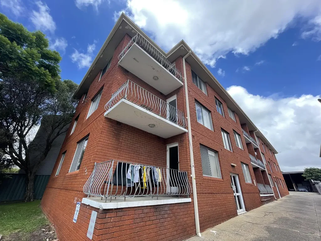 2 Bedroom Unit Conveniently Positioned