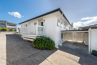 1/7 Tuscan Place, Half Moon Bay, Manukau City
