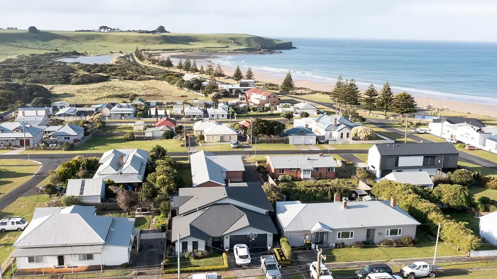 Stanley 4 Bedroom Luxurious Modern Home In Historic Seaside Stanley