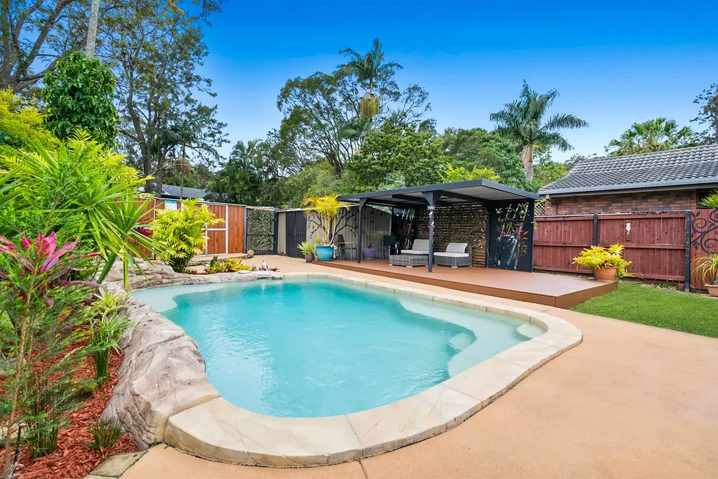 Mudgeeraba 3ห้องนอน A Renovated Family Gem in Leafy Mudgeeraba