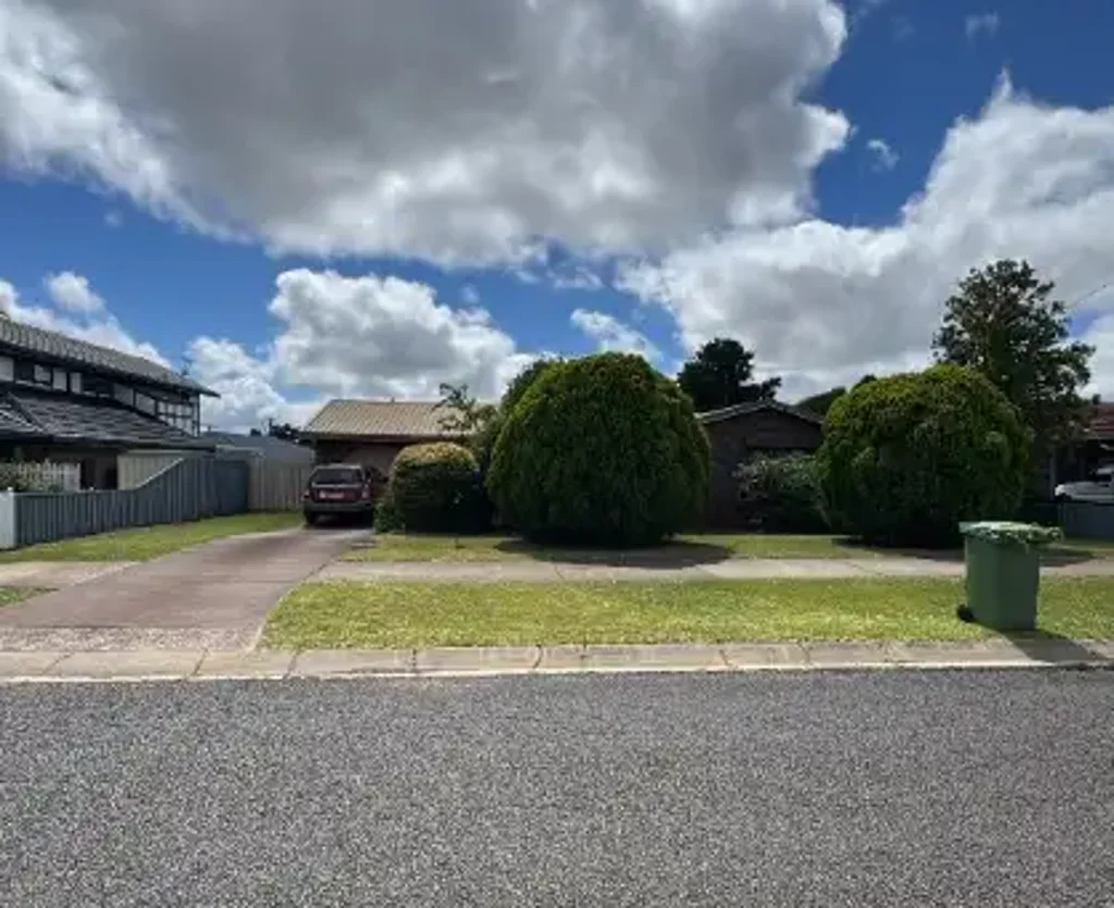 Low-Maintenance Living in Handy Location