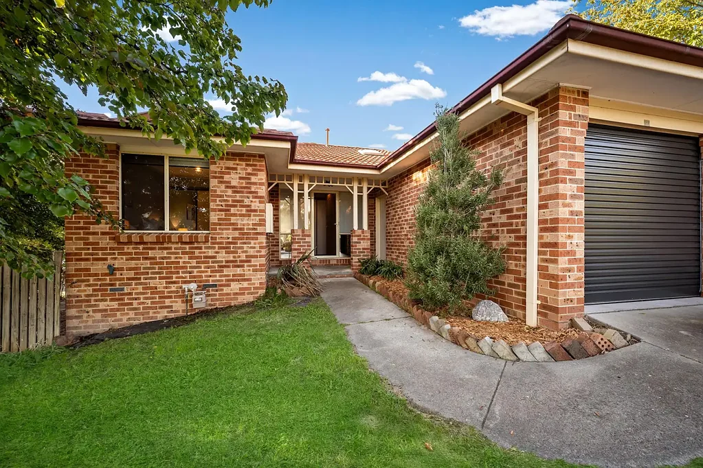 Amaroo 2 Bedroom NO BODY CORPORATE - MOVE IN READY