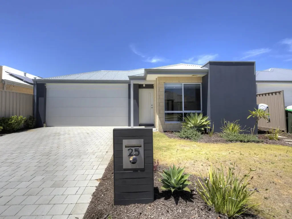 25 Broadgate Boulevard, Yanchep, WA 6035