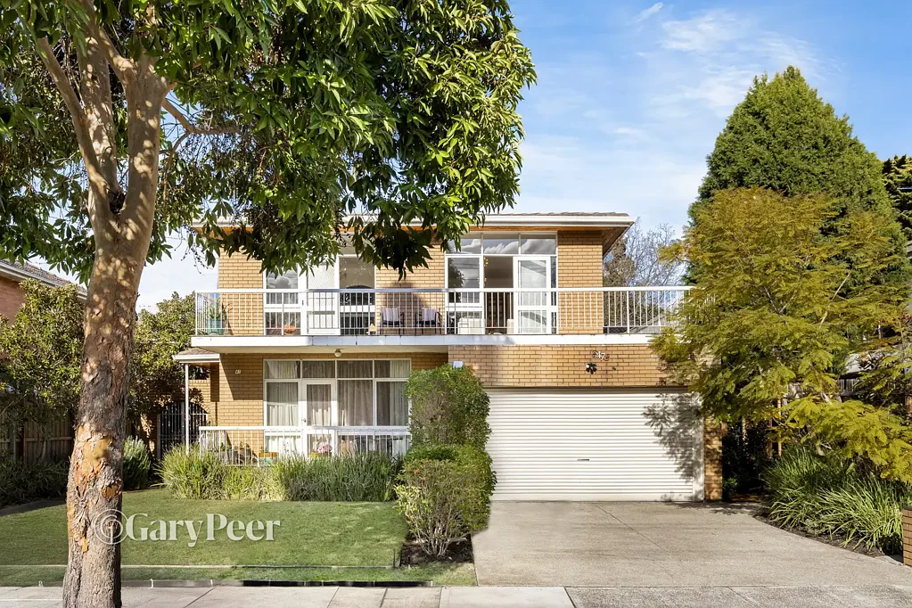 Caulfield North 3 Bedroom The Penthouse – 1 of only 2