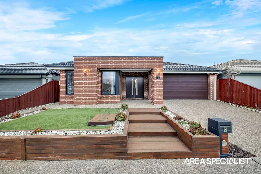 Beautiful Family Home for Lease – Prime Pakenham Location!