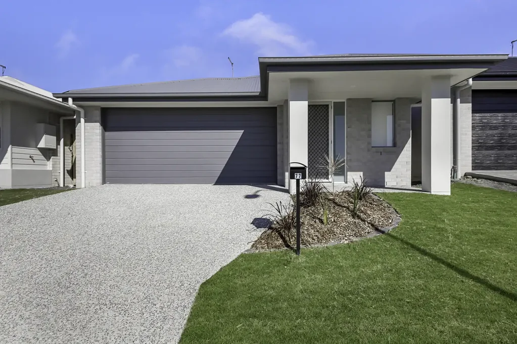 Contemporary Family Living in Sought-After Flagstone
