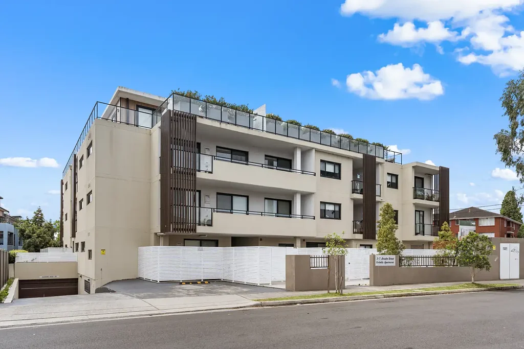 Strathfield South 2 Slaapkamer Designer Apartment in Whisper Quiet Location