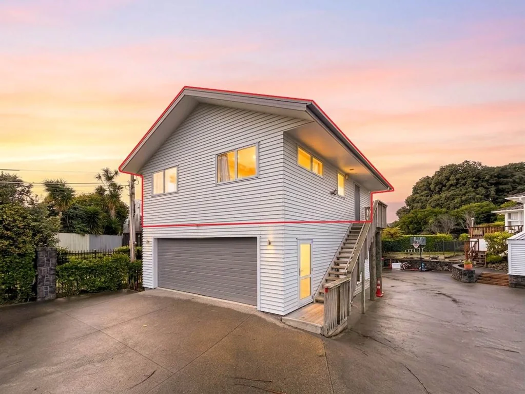 Modern 2-Bed Gem in Panmure – Power & Fibre In...
