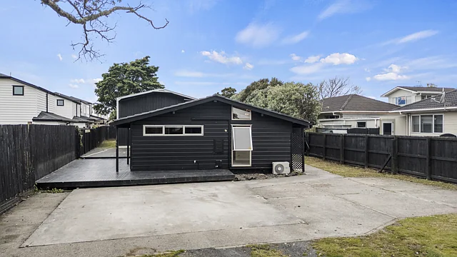 9 McInnes Road, Weymouth, Manukau City